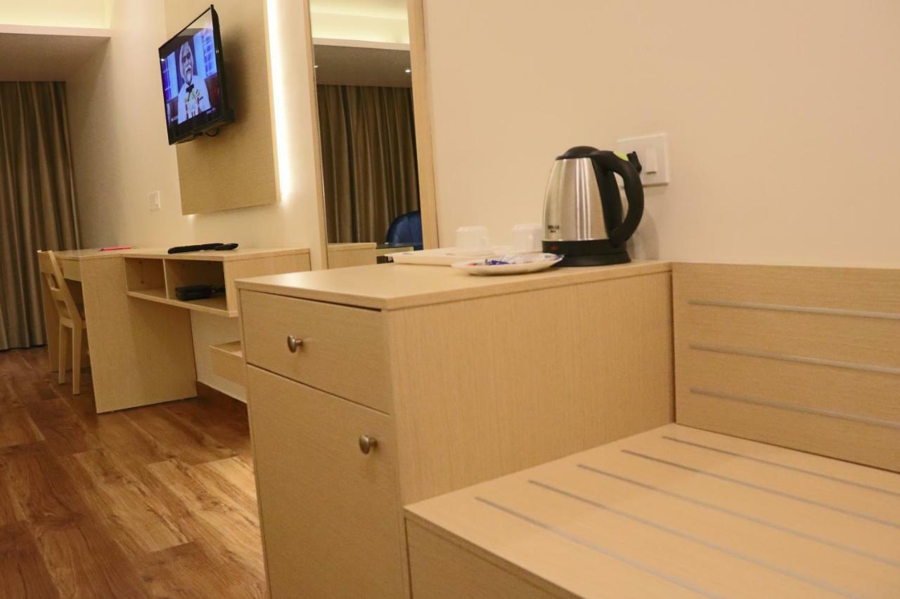 Hotel Le Amor Кота Экстерьер фото